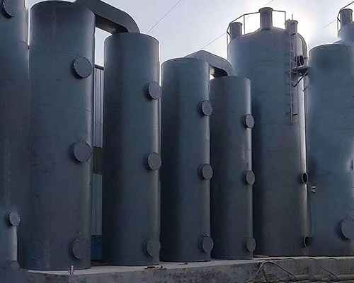 电捕焦油器简介电捕焦油器采用结构形式有同心圆式、管式和蜂窝式等三种。无论哪种结构，其工作原理，即在金属导线与金属管壁（或极板）间施加高压直流电，以维持足以使气体产生电离的电场，使阴阳极之间形成电晕区。本段结构分析三种结构的电捕焦油器均有